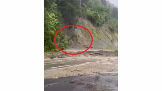 Heyelan kameralara yansıdı