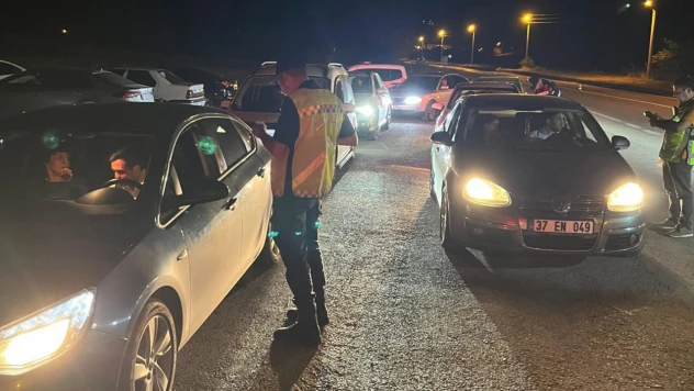 İhsangazi'de Trafik Uygulaması: 145 Kişi ve 104 Araç Sorgulandı
