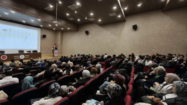 İlahiyat Eğitiminin Manevî Gelişime Katkısı Ele Alındı