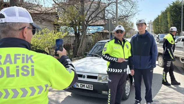 İlk Kez Denetime Girdi, Polisle Hatıra Fotoğrafı Çektirdi