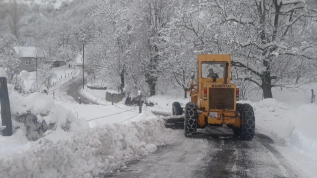 İnebolu'da Karla Mücadele Sürüyor
