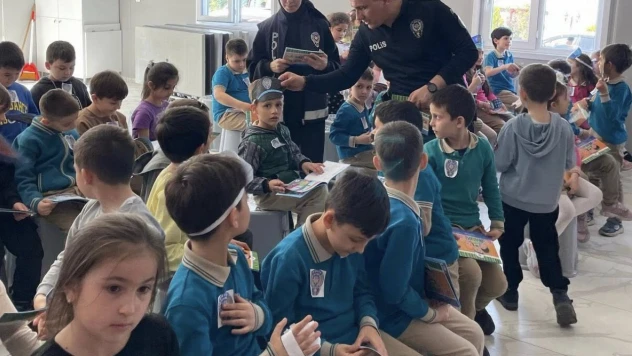 İnebolu'da Minik Öğrencilere Polislik Mesleği Tanıtıldı