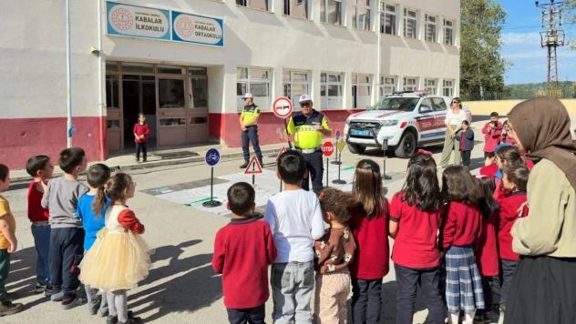 İnebolu'da Öğrencilere Trafik Güvenliği Eğitimi Verildi