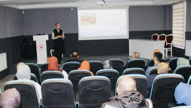 İnebolu'da Velilere Yönelik Dijital Bağımlılık Semineri Düzenlendi