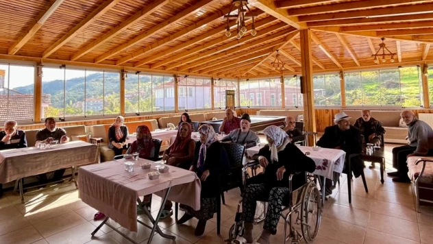 İnebolu Huzurevi'nde Yeşilçam Buluşması