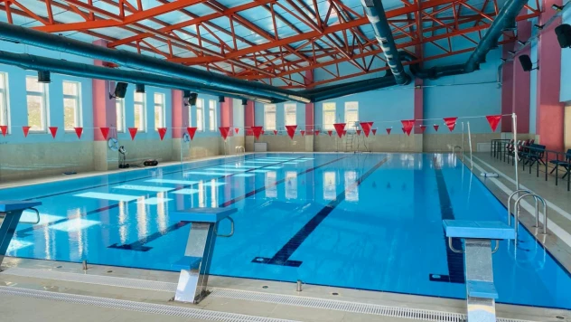 İnebolu Kapalı Yüzme Havuzu Hizmete Açılıyor