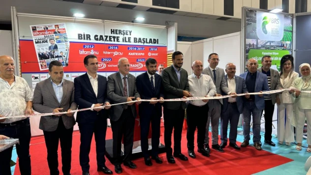 İş insanları TRADE'F 2023'te