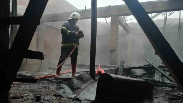 İş Yerinde Yangın Çıktı