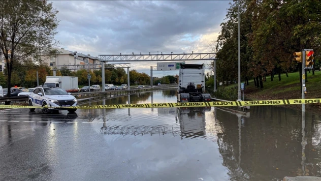 İstanbul'da Sağanak Hayatı Olumsuz Etkiledi
