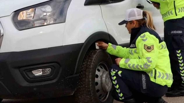 Jandarmadan Kış Lastiği Denetimi