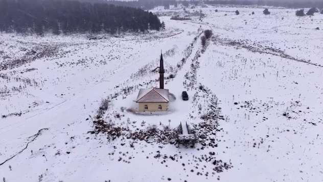Kamp Severlerin Uğrak Noktası Aladağlar'da Kış Güzelliği