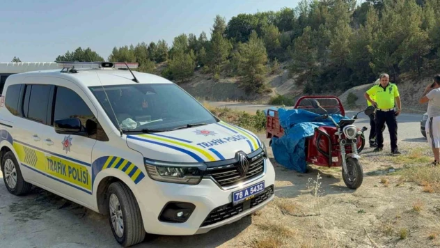 Karabük'te 3 Tekerlekli Motosiklet Devrildi: 6 Kişi Yaralandı