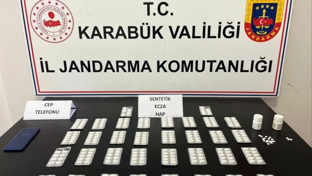 Karabük'te 353 Adet Sentetik Ecza Hapı Ele Geçirildi