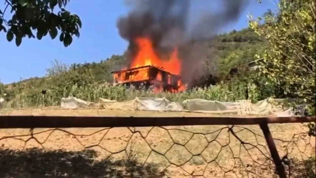 Karabük'te Çıkan Yangın Ormanlık Alana Sıçradı