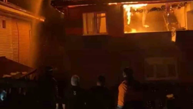 Karabük'te İki Katlı Evde Kokutan Yangın