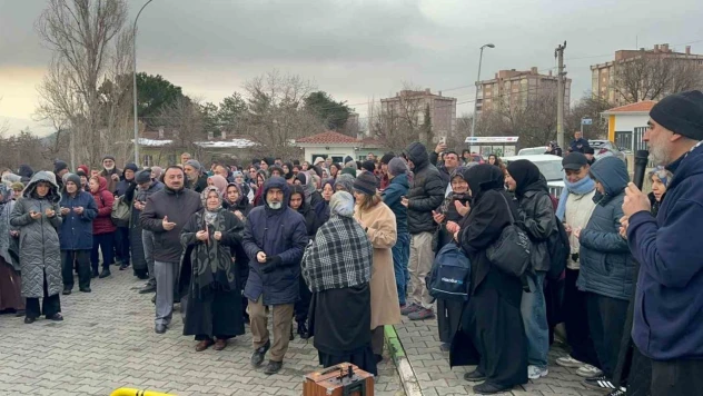 Karabük'te Öğrenci, Öğretmen Ve Veliler Umre İçin Yola Çıktı