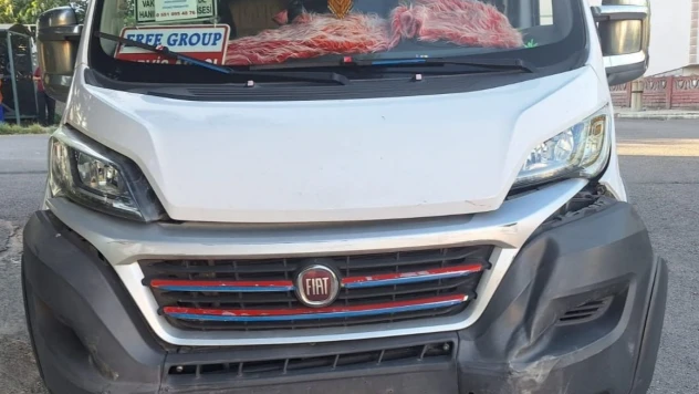 Okul Servisi İle Otomobil Çarpıştı: 3 Yaralı