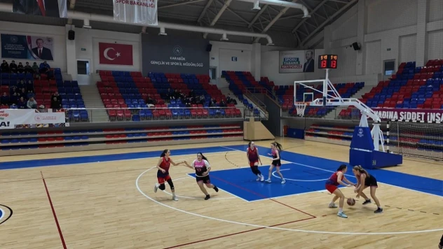 Karabük'te Okul Sporları Gençler Basketbol Grup Müsabakaları Başladı