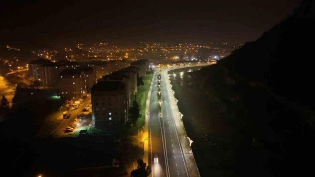 Karabük'te Zonguldak Ve Yenice Caddeleri Baştan Sona Yenilendi