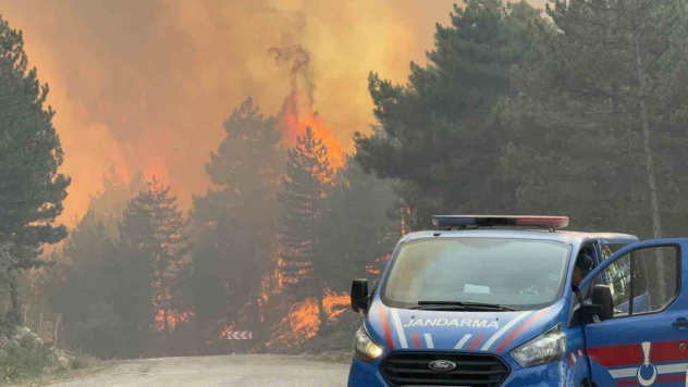 Karabük'te Tekrar Yangın Çıktı: 3 Köy Boşaltıldı