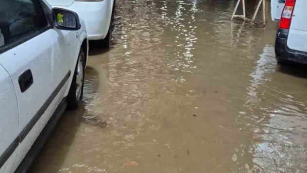 Karadeniz Ereğli'de Sağanak Ve Dolu, Hayatı Felç Etti