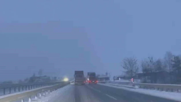 Karadeniz'i İstanbul'a Bağlayan Yolda Kar Yağışı Etkili Oluyor