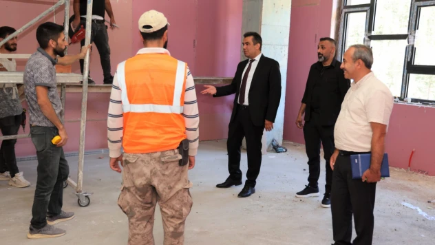 Karadere Ortaokulu İnşaatını İncelediler