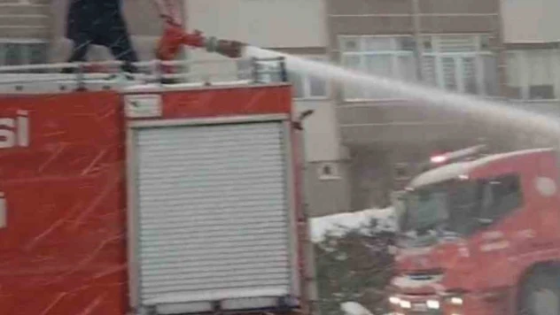 Karla Kapanan Yollar Deniz Suyuyla Açılıyor