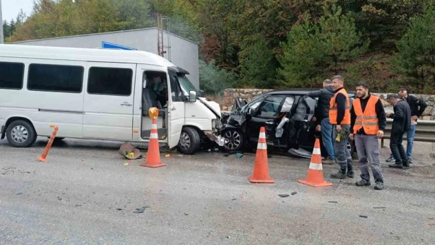 Kafa Kafaya Çarpıştılar: 1 Yaralı