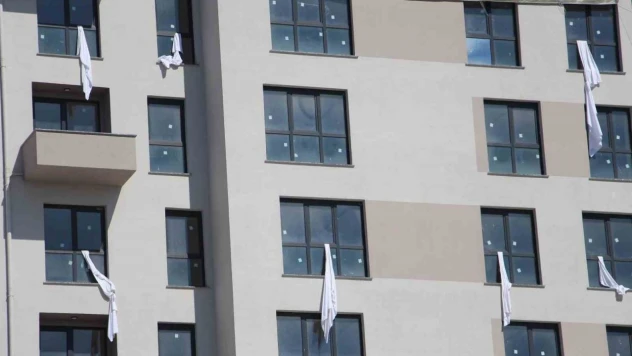 Grand Kartal Davası Öncesi Beyaz Çarşaflı Protesto