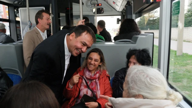 Kastamonu Belediye Başkanı Baltacı, Sarı Otobüslerde Vatandaşlarla Bir Araya Geldi