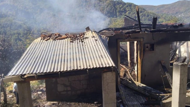 Kastamonu'da alevler bir evi daha yuttu!