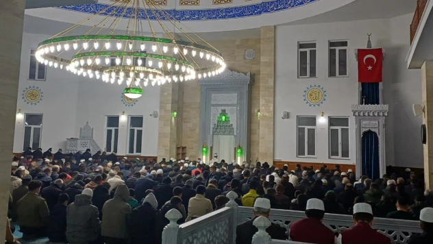 Kastamonu'da Berat Kandili Camilerde Dualarla İdrak Edildi