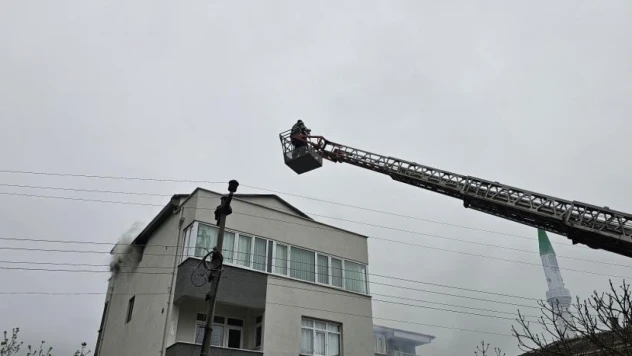 Kastamonu'da Çatı Yangını Korkuttu