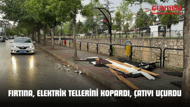 Kastamonu'da Fırtına, Elektrik Tellerini Kopardı, Çatıyı Uçurdu
