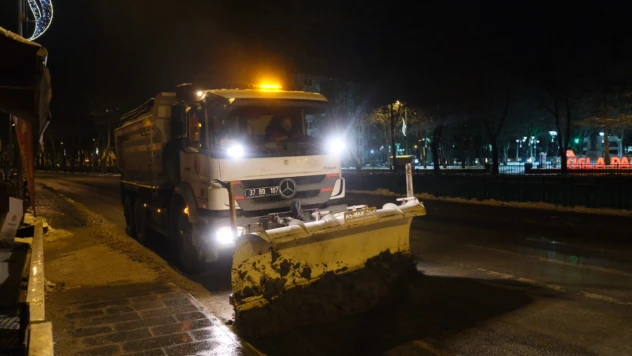 Kastamonu'da Karla Mücadele Çalışmaları Aralıksız Sürüyor