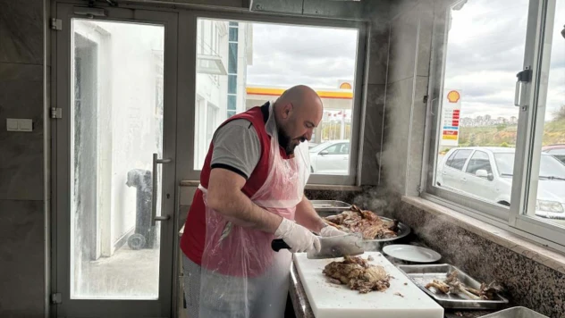 Kastamonu'da kuyu kebabı ustası olan Eren 'Bu lezzet yok olma tehlikesi altında'