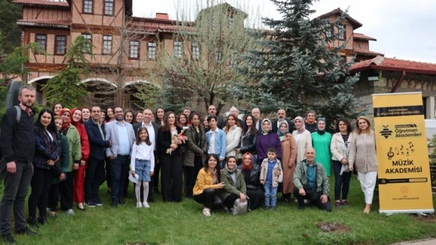 Kastamonu'da Müzik Akademisi'nde 'İnce Saz Musikisi' Konusu İşlendi