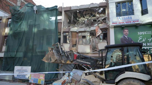 Kastamonu'da Yıkım Çalışmaları Sırasında Bina Çöktü