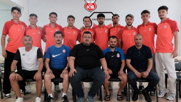 Kastamonuspor'dan 11 Genç Oyuncuya Profesyonel Sözleşme