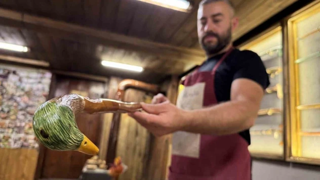 Geleneği Geleceğe Taşımaya Çalışıyor