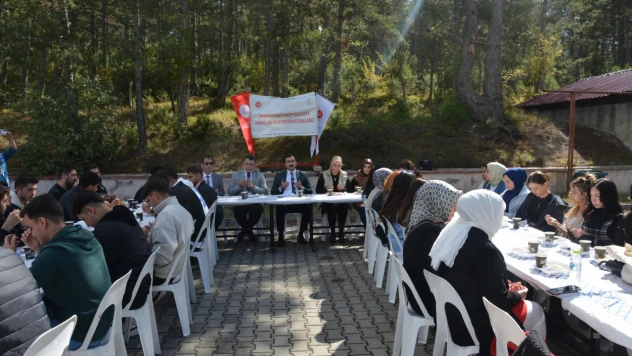 Kaymakam Şahin Öğrenci Ve Akademisyenlerle Kahvaltıda Buluştu