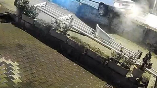 Kaza Yapınca Aracını Bırakıp Gitti