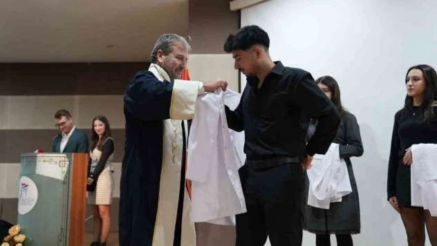 KBÜ'de Tıp Fakültesi Öğrencileri Beyaz Önlük Heyecanı Yaşadı