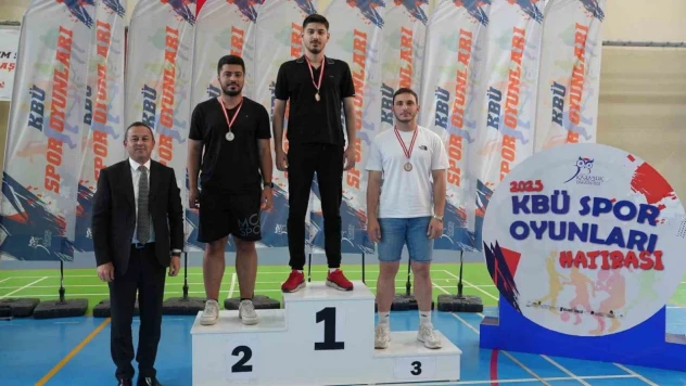 Dereceye Girenlere Ödülleri Verildi