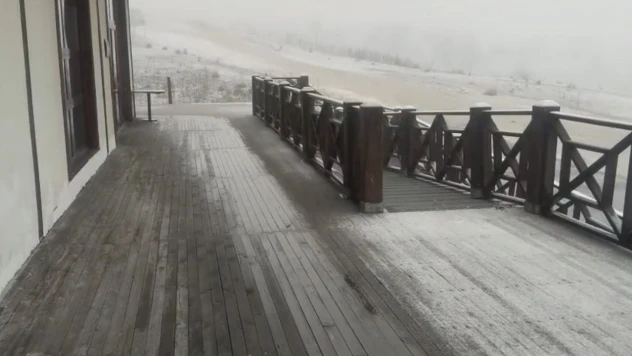 Keltepe Kayak Merkezine Mevsimin İlk Karı Düştü