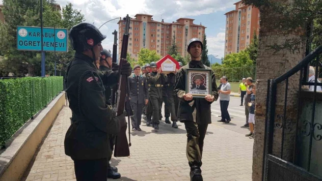 Kıbrıs Gazisi Toprağa Verildi