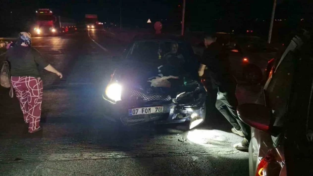 Kırmızı Işık İhlali Yapan Araç Kazaya Karıştı