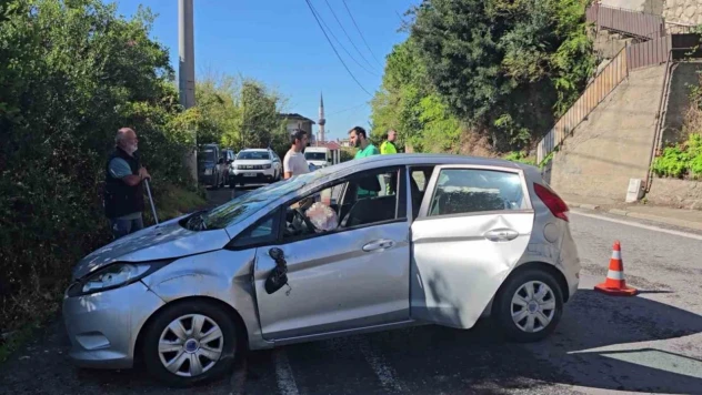 Kontrolden Çıkan Otomobil Takla Attı