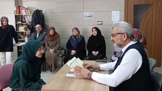 Babasının Vasiyetini Dinledi, Genç Yaşta Hafız Oldu
